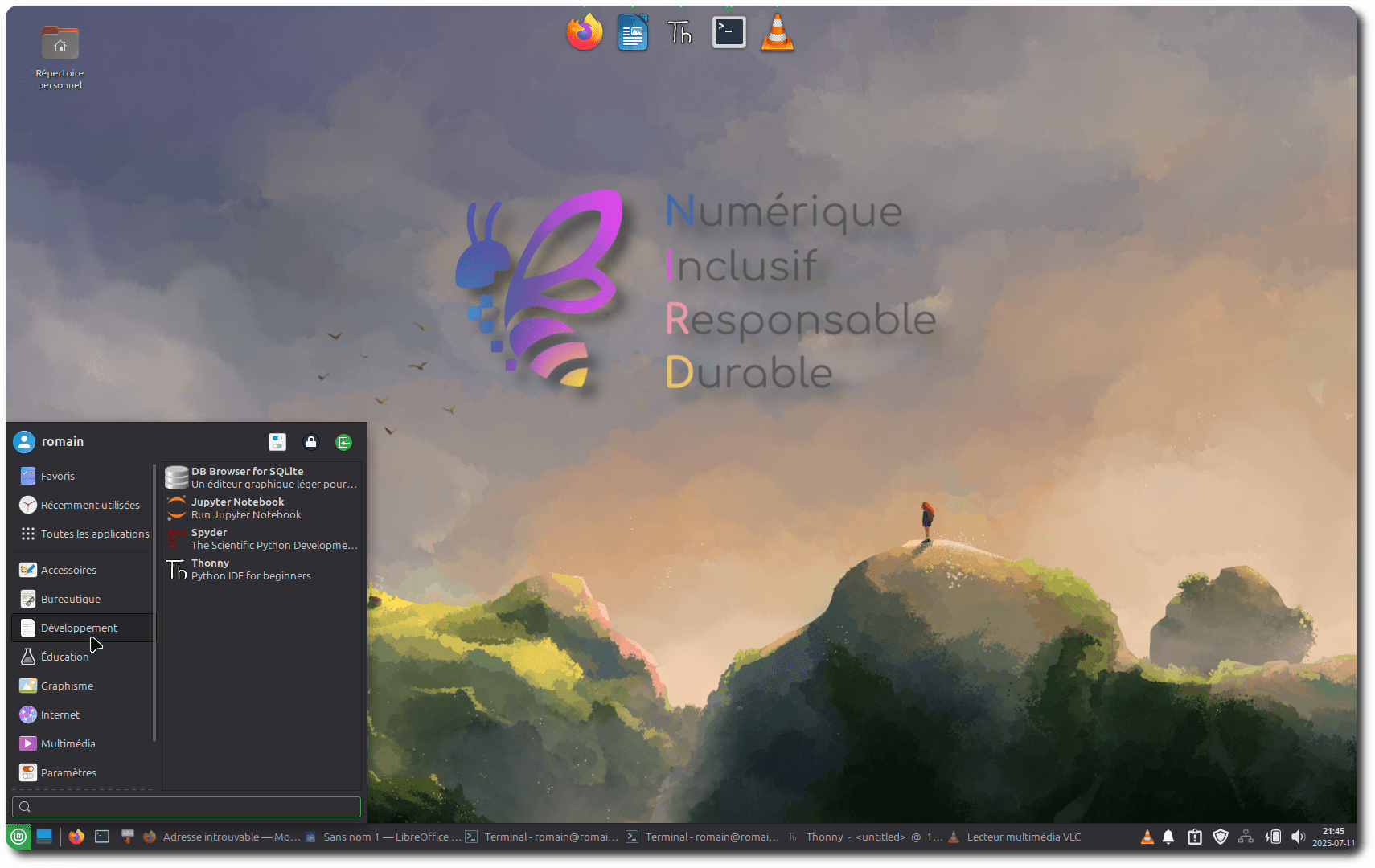 Copie d’écran du bureau de la distribution Linux NIRD.